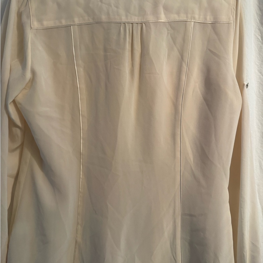 White House Black Market Cream Button Down Silk Shirt Beautiful like new - Picture 6 of 8